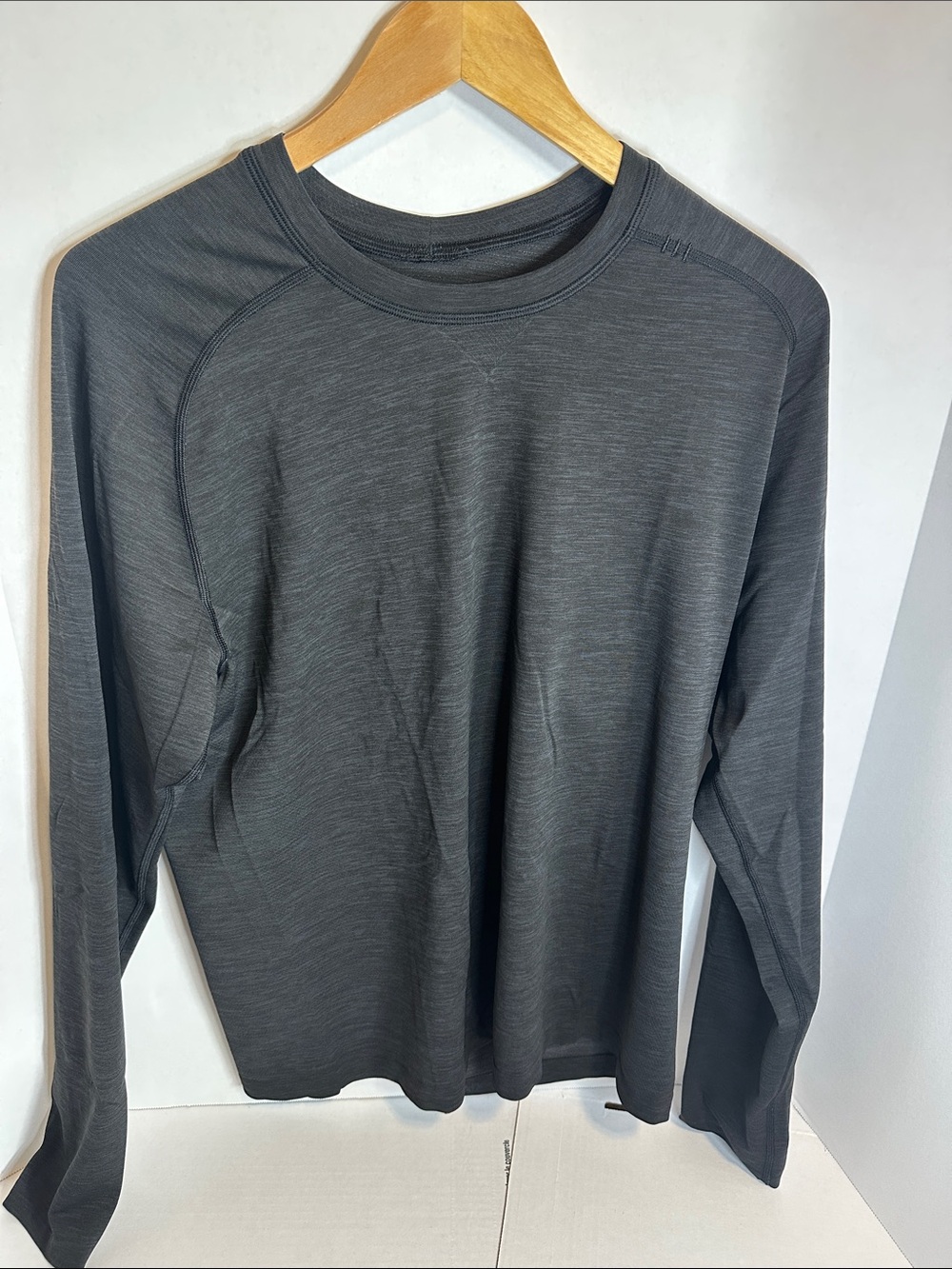Men's Lululemon Dark Gray Long-Sleeve Performance Shirt